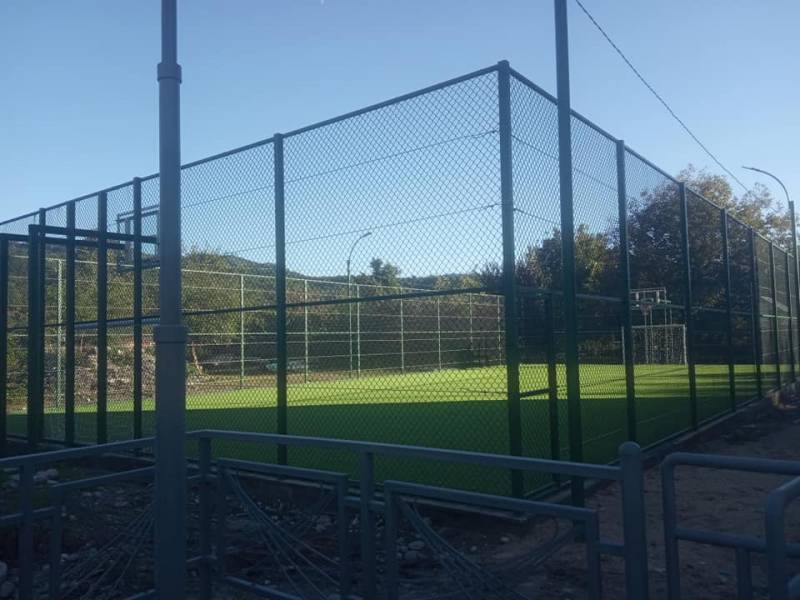 ქალაქ ცაგერში,აღმაშენებლის ქუჩაზე დასრულდა დასასვენებელი სკვერისა და ხელოვნურ...